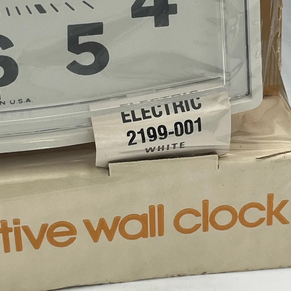 GE Vintage 1960's Model 2199,‎ White Wall Clock Plastic in original packaging